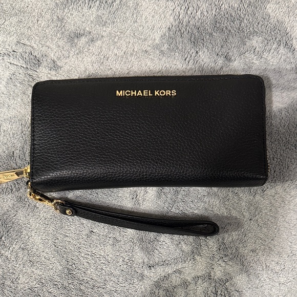 Michael Kors Handbags - Michael Kors Large Black Pebbled Leather Wristlet Wallet